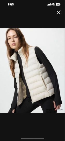 NEW Uniqlo Beige Oat Tech Puff Light Weight Down Vest Women Size Small