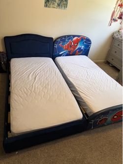 Two twin Beds