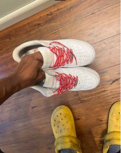 Nike Air Force 1 x Supreme White Low-Top Sneakers