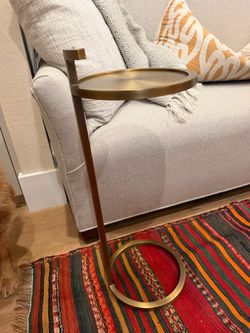 RH martini table