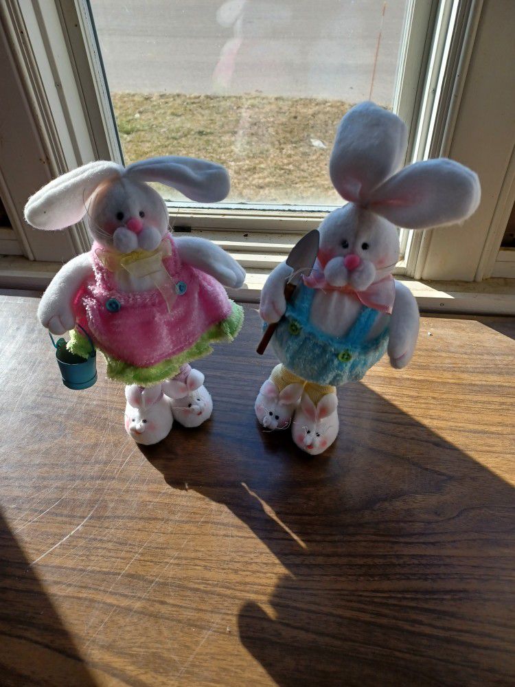 Easter Bunnies Pairs