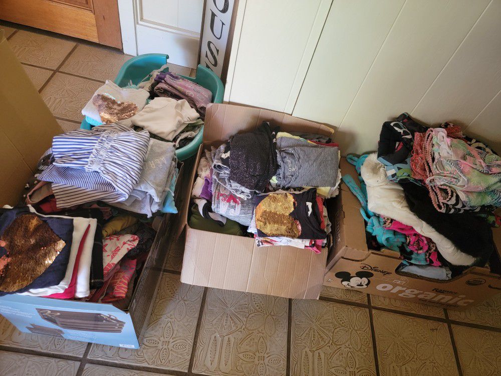Huge Lot Of Girls Clothes! 5T, 6T