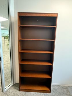 2 Bookshelves