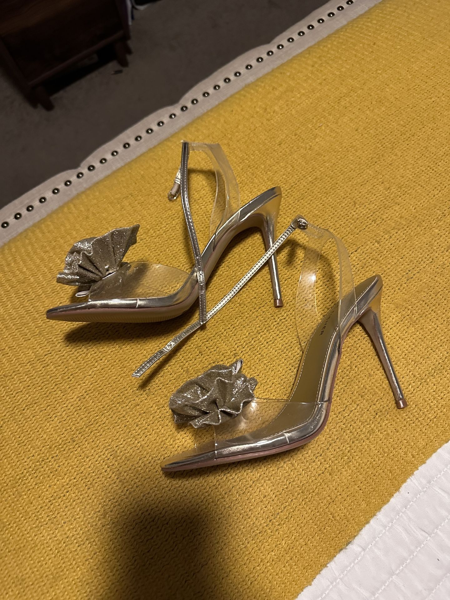 Gold Sandals With Bow