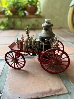 Vintage 1867 Mississippi Fire Engine No. 313 Jim Beam Whiskey Decanter