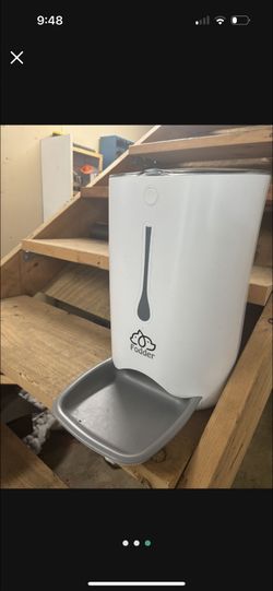 LOW PRICE MOVING- AUTOMATIC PET FEEDER