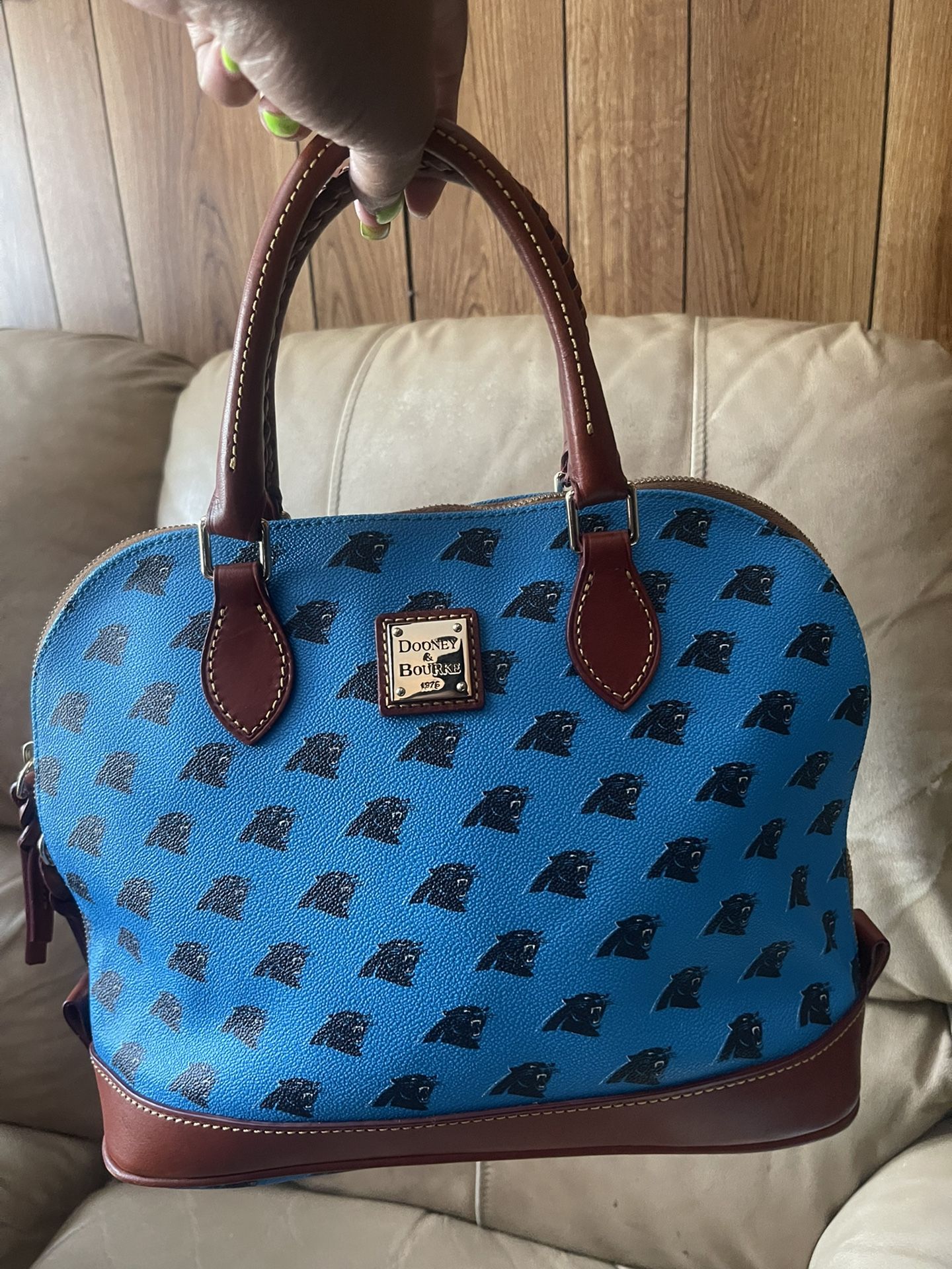 Dooney And Bourke Purse