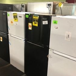 10.5 Cu Ft Top Freezer Refrigerators EAI 