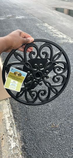 Decorative hose butler