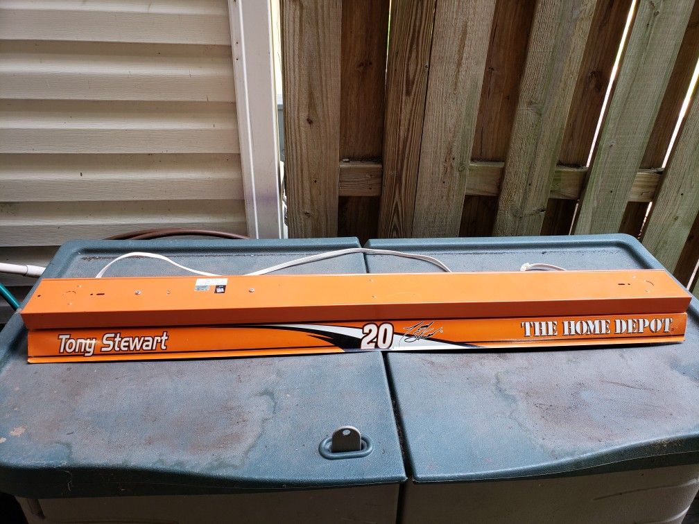 Tony Stewart's Home Depot Light