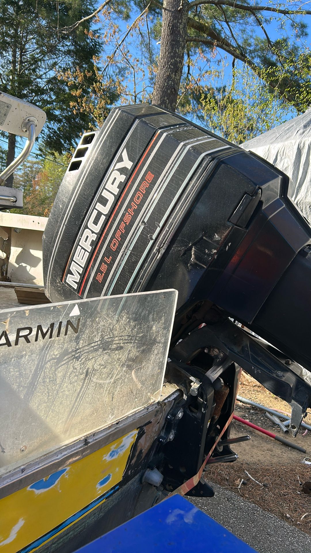 Merc 2.5 Litre 200 Offshore Outboard 6 Cyl Runs Great Needs Lower Unit Gear On