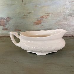 Pretty Vintage Ironstone Gravy Boat Can Ship!  Thumbnail