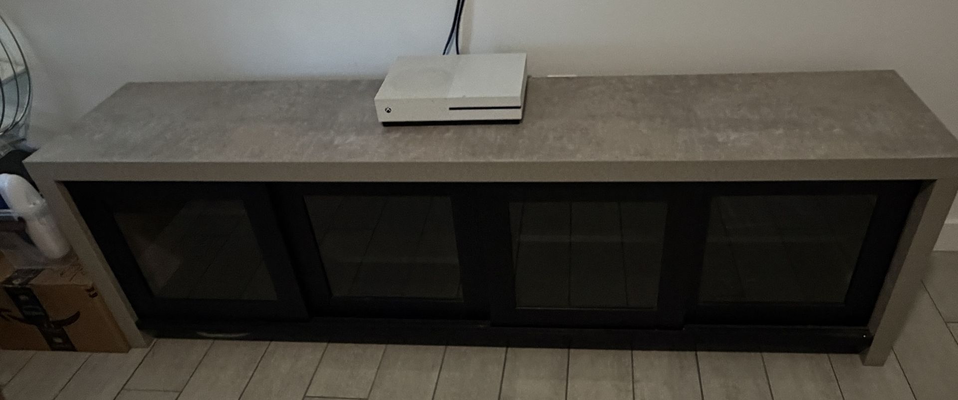 Tv/Entertainment console