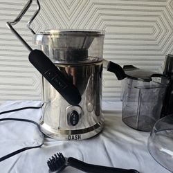 Dash Juicer