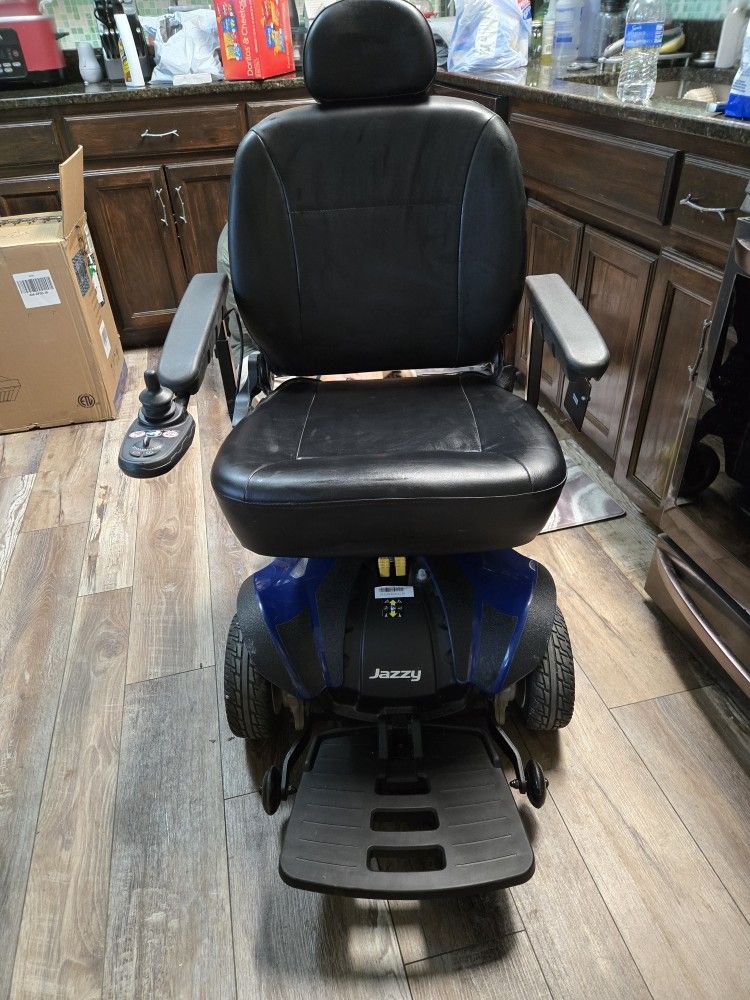 Jazzy Select Elite Scooter