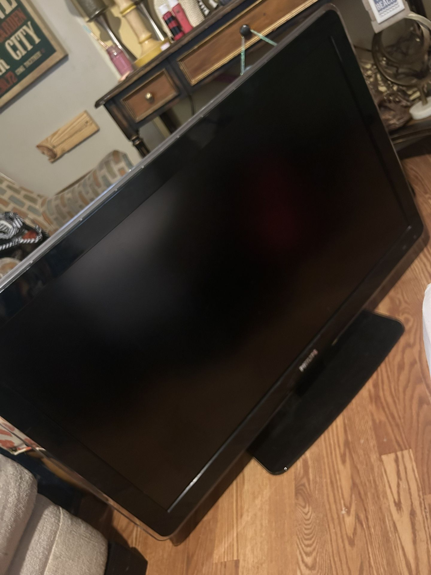 Phillips 50 Inch Flat Screen Tv With 2 Built In Speakers