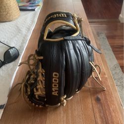 Wilson A1000
