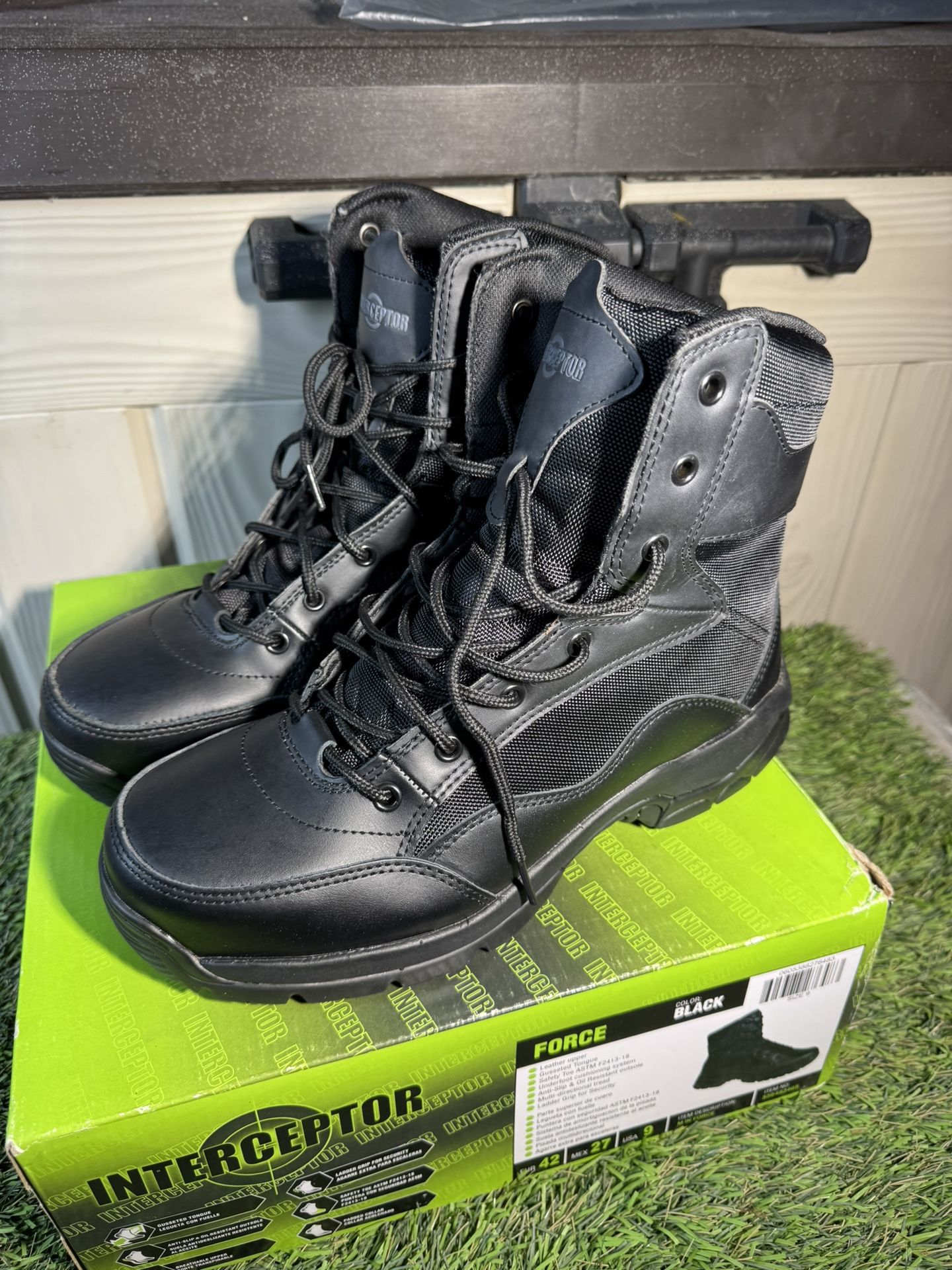 “interceptor” Boots