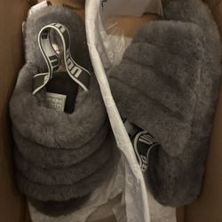 Ugg Fluffy Slippers 