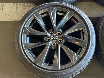 18” 2025 TOYOTA COROLLA OEM WHEELS AND TIRES