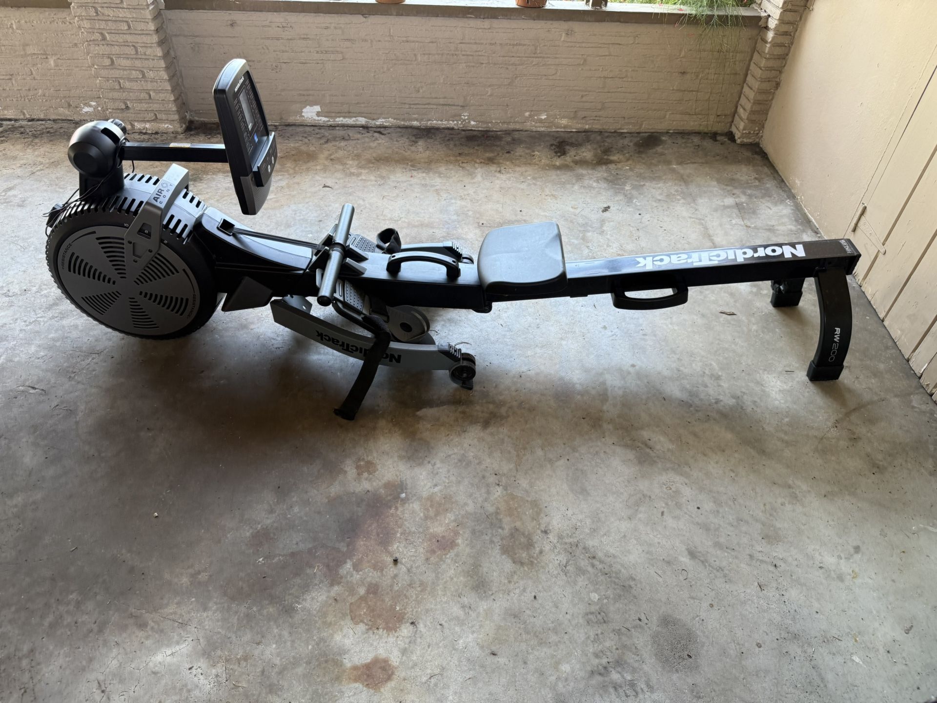 Nordic track Rowing Machine RW200