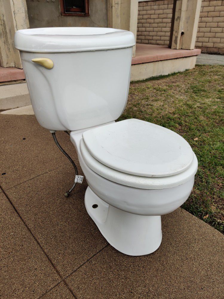 Toilet American Standard 1.6 GPF