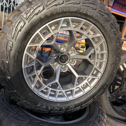 20x10. 6x135. FORD RAPTOR. 33. INCH TIRES