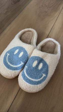 Women’s happy face slippers