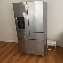 Kitchen aid Fridge