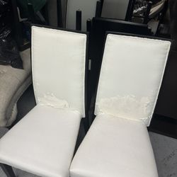 DINNING TABLE SEATS 