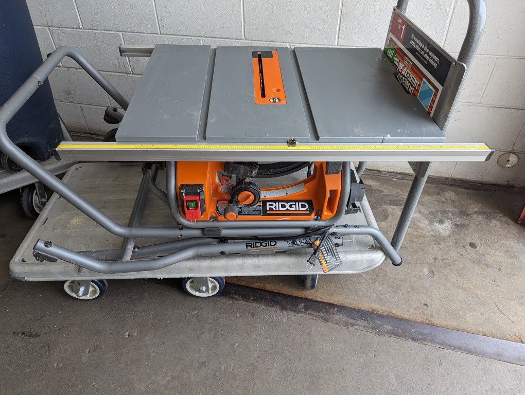 Ridgid 10" Table Saw With Folding Stand 