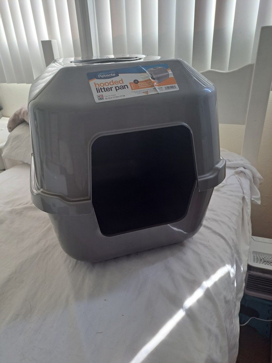 Cat Litter Box With Lid