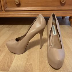 Beige Steve Madden Womans Heels