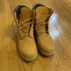 Size 9 Men’s Timberland Boots