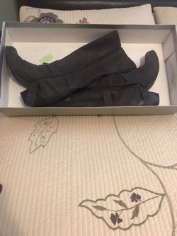 Fergie boots size 8.5