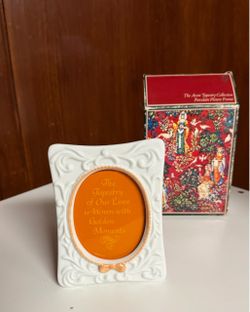 Vintage Avon Tapestry Collection Porcelain Picture Frame