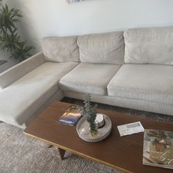 8 Fr , Clean Beige Soft Couch 