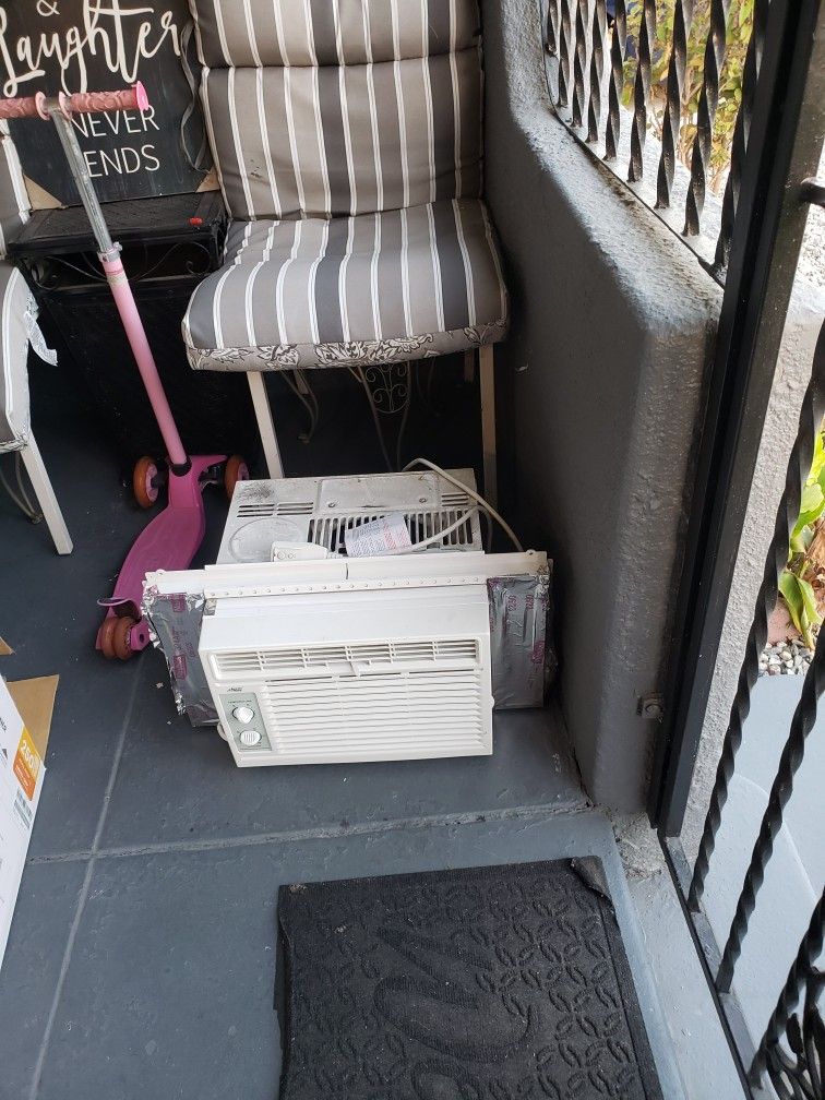 Artic king small window ac