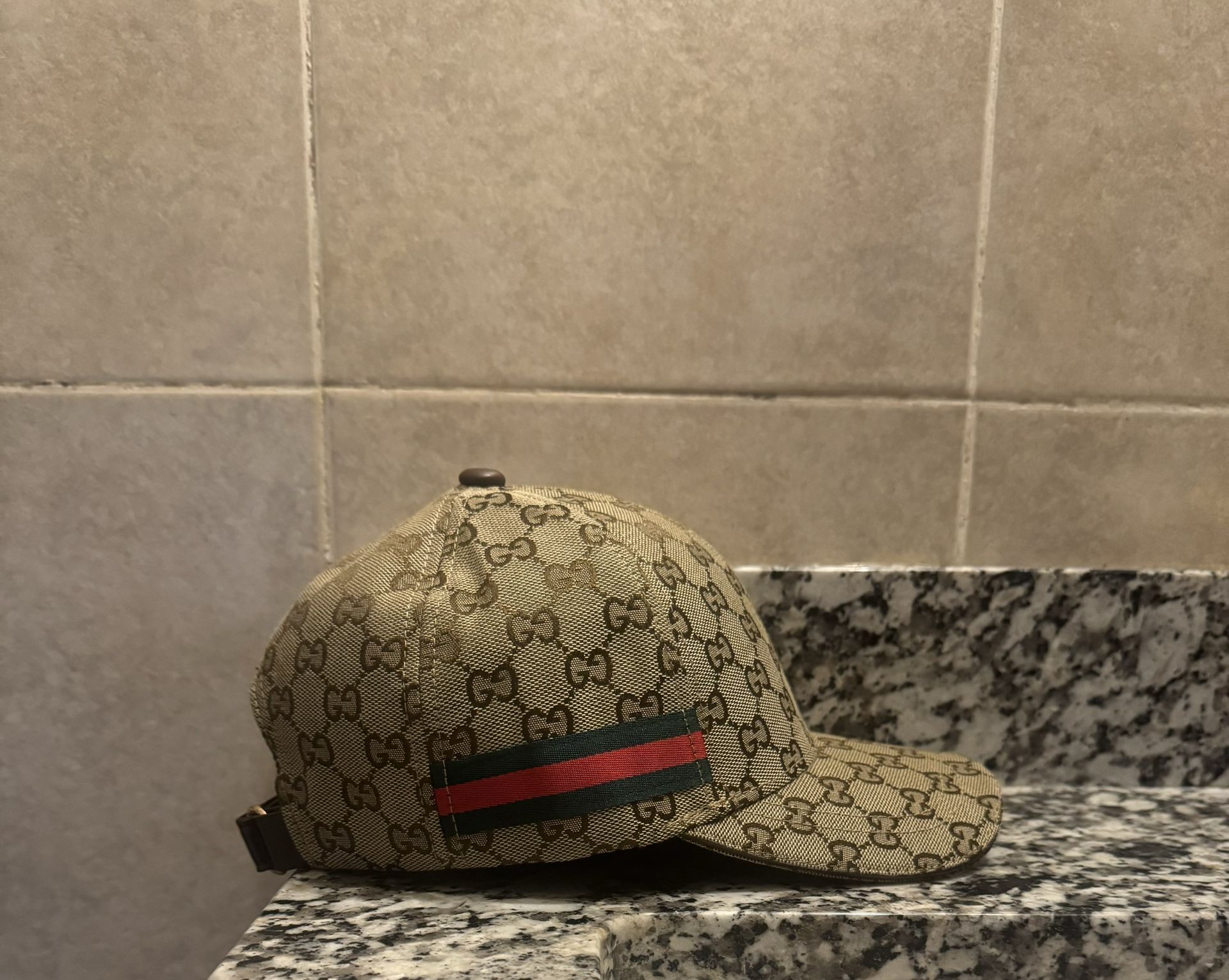 Gucci GG CANVAS BASEBALL HAT