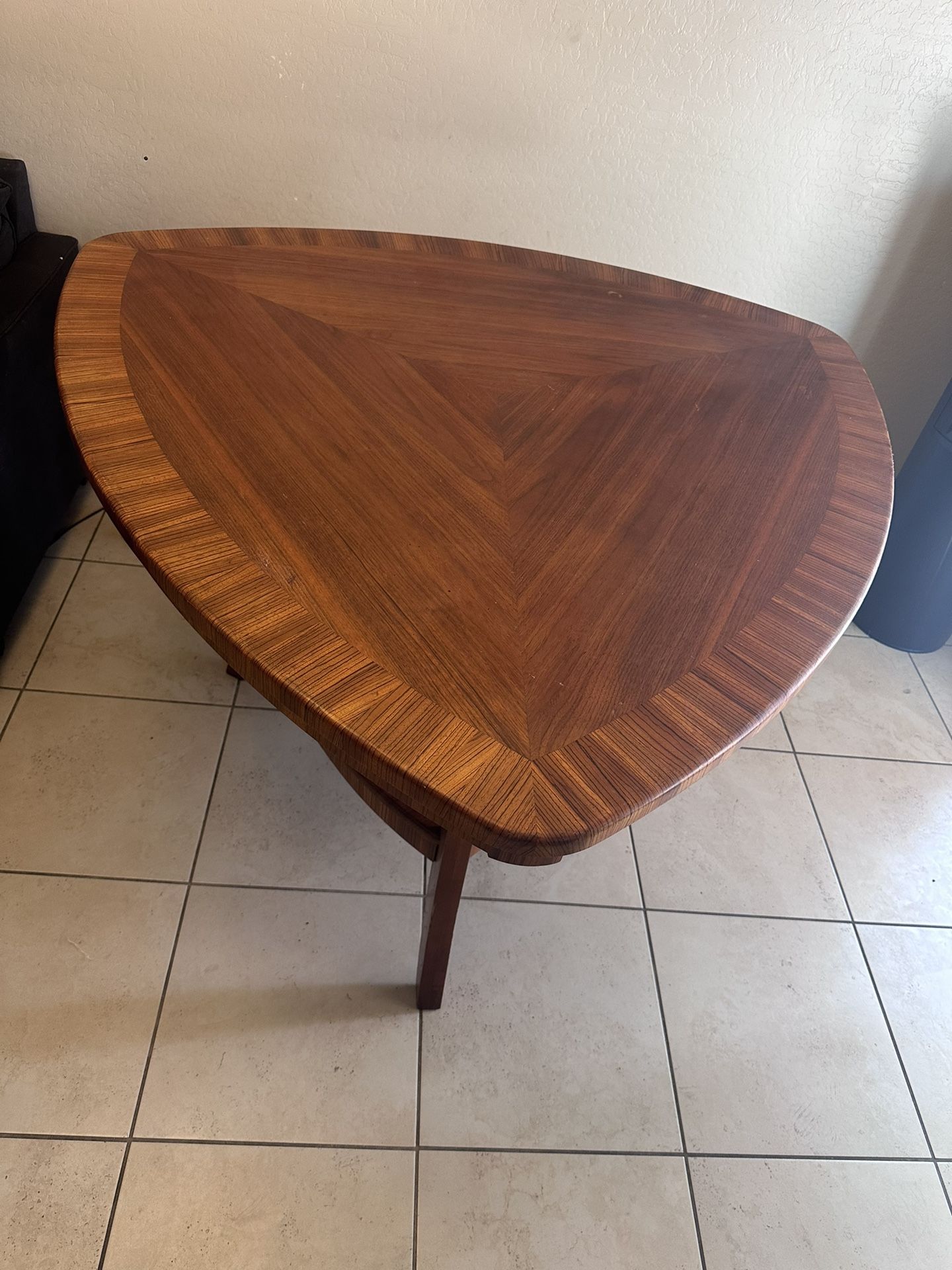Guitar Pic Shaped Kitchen Table With Bench Seat