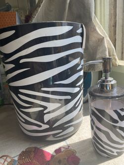 New Xhilaration Bathroom Set
