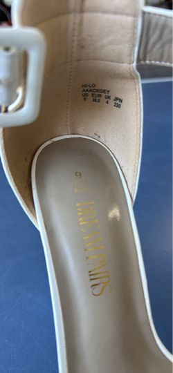 Dream Pairs Hi-Lo White Heeled Sandals Size 6