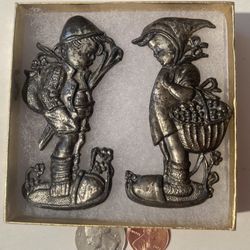 2 vintage Boy And Girl Brooches Pins