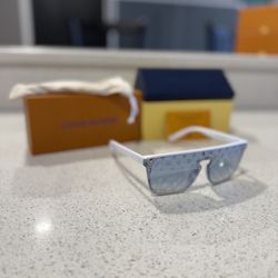 LV Men’s Sunglasses 