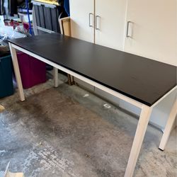 Desk/table