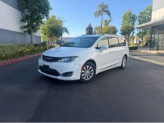 2019 Chrysler Pacifica 124k miles CLEAN TITLE