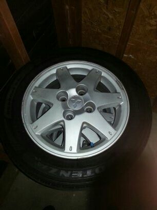 Mitsubishi Lancer OEM wheels and tires