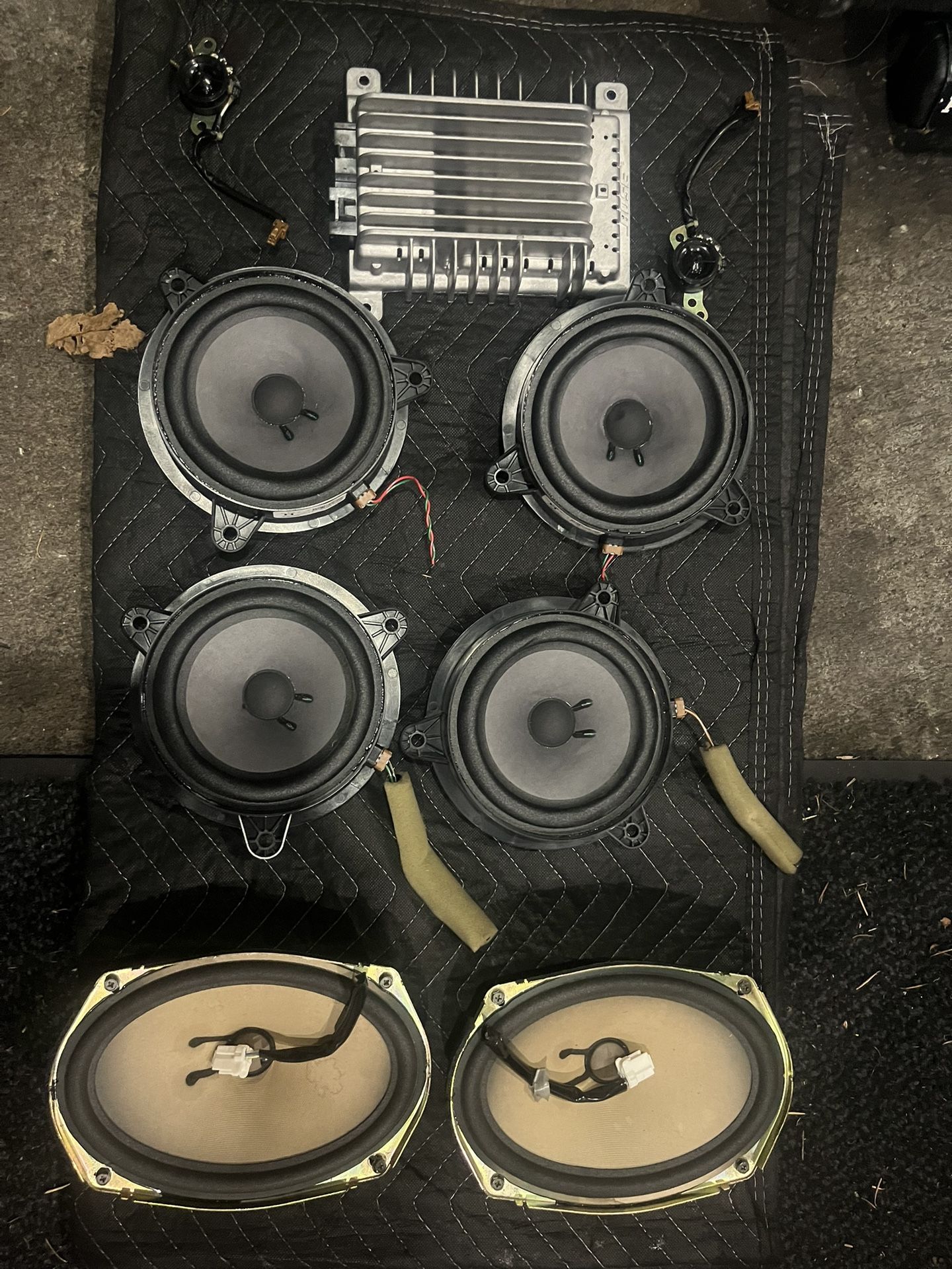 BOSE Factory Speaker Set/w Amp