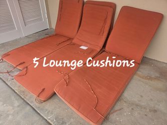 5 Decent Louge Cushions