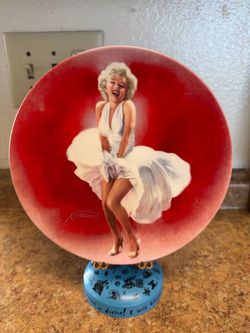 Vintage Marilyn Monroe 8.5β The Seven Year Itch Plate by Chris Notarile 1990